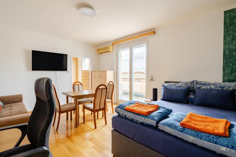 Close to City Centre and next to Wien HBF and easy from Airport — комфортный отель в вене