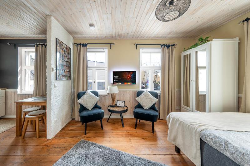Garden Studio next to Telliskivi & Old Town — отель в таллине, Эстония