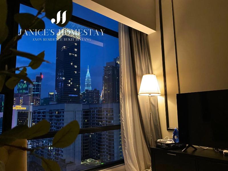 *1 Axon Bukit Bintang 3BED 2BATH Luxury Suites — отель с удобным расположением в Куала-Лумпуре