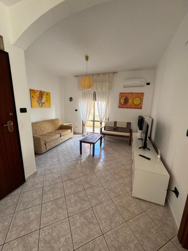 Romagnosi a Porto Torres - Spazioso Appartamento con Balcone