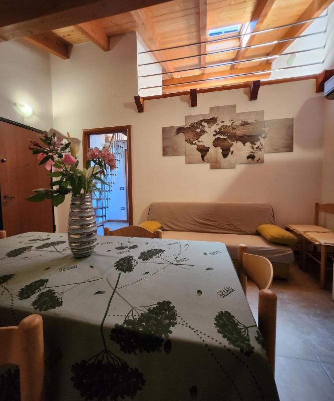 Appartamento a Càbras - Spazioso Alloggio Vicino al Mare