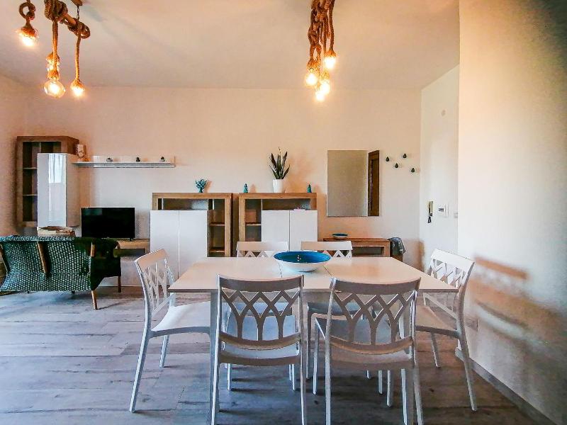 Piazza Villamarina a Santa Teresa - Spazioso apt con terrazza