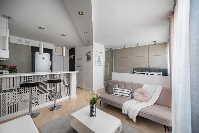 Central Premium Silver Loft 900 m to Central Station PARKING — отель в Варшаве, Польша