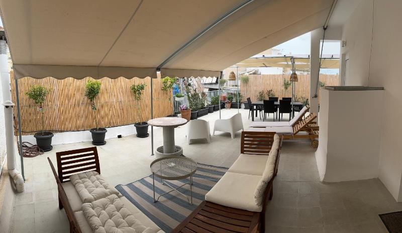 Rooftop studio with private terrace at Lycabettus Hill — отель с удобствами в Афины