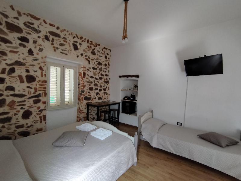 Villa Bianca a Orosei - Accogliente B&B con Giardino