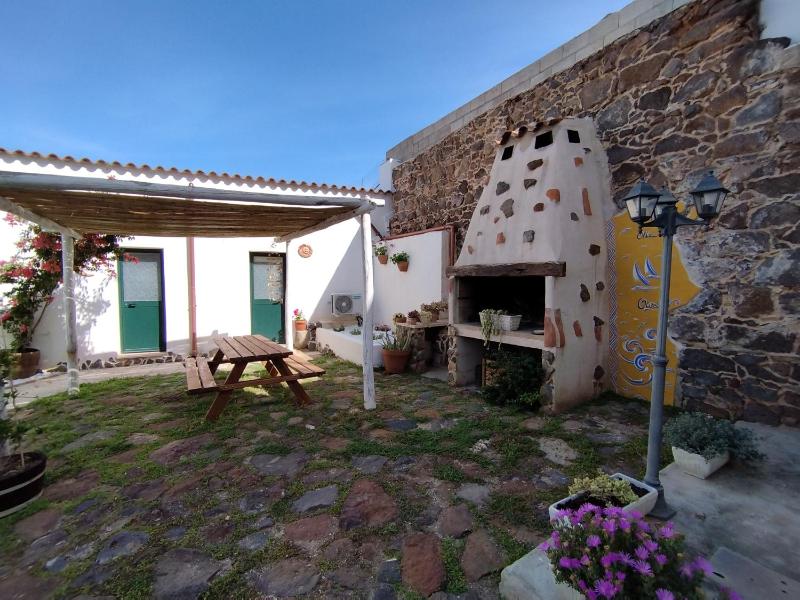 Villa Bianca a Orosei - Accogliente B&B con Giardino