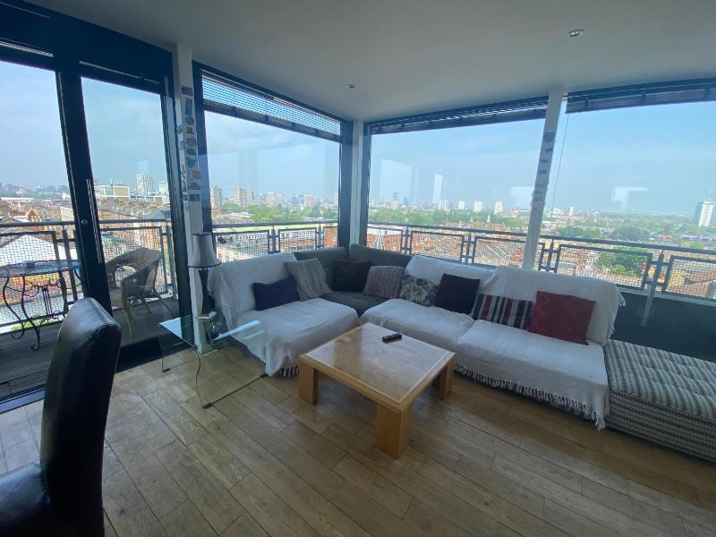 Penthouse in Battersea amazing views of London — отель с удобствами в Лондоне