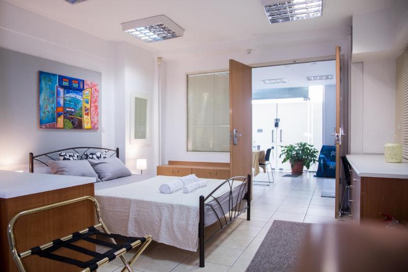 Comfort 2 minutes from the Metro — отель с удобным расположением в Афины