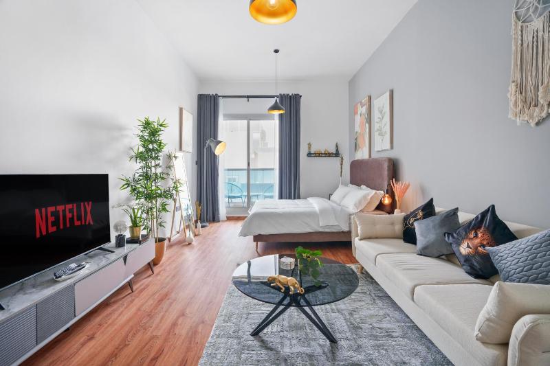 Stylish studio at Sports City — отель с удобствами в Дубае