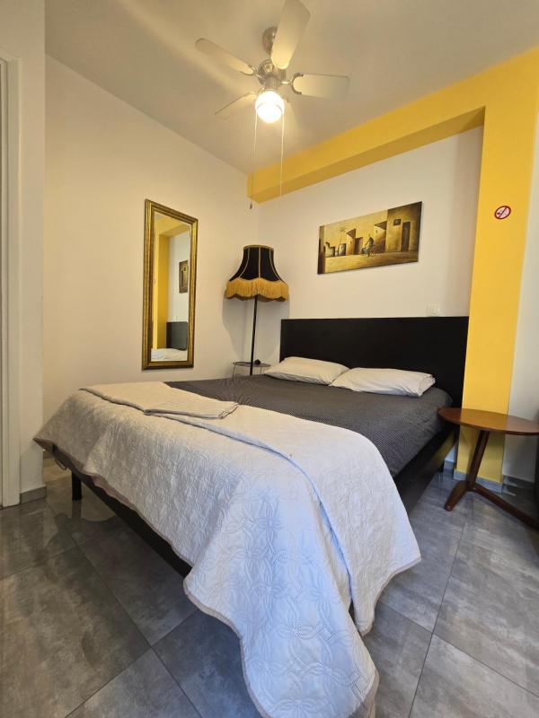 Great 35 sq m Studio on 1st floor in bohemian Psyri in Athens' historic center-In Vivo Apartments — отель с удобствами в Афины