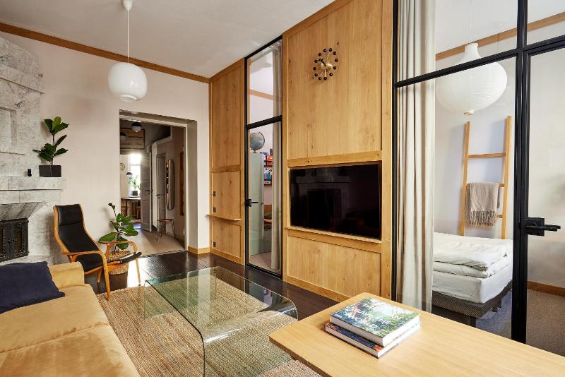 Design district gem, private sauna 5 — отель в Хельсинки, Финляндия
