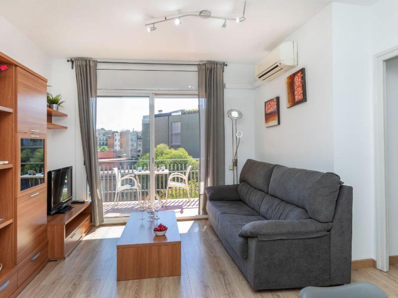 Цены на Apartment Eixample Esq Rocafort Diputacio by Interhome в Барселоне