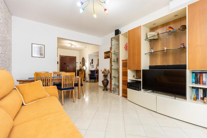 A Casa di Cinzia e Fabio — забронировать отель в Риме