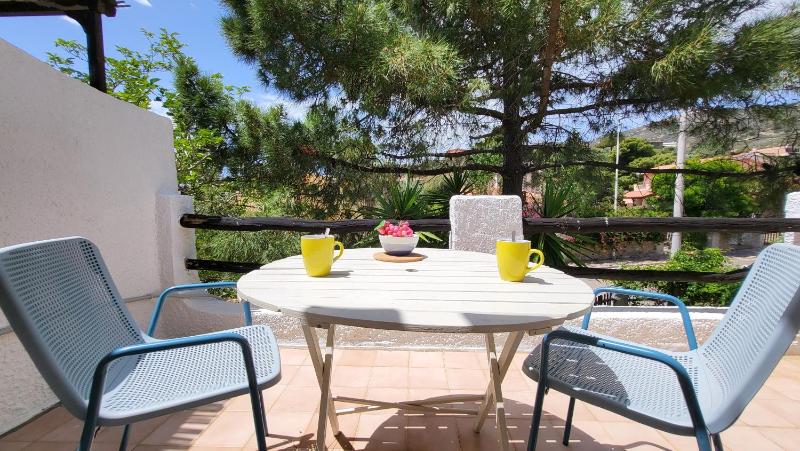 DomoMea a Solanas - Incantevole villa vista mare