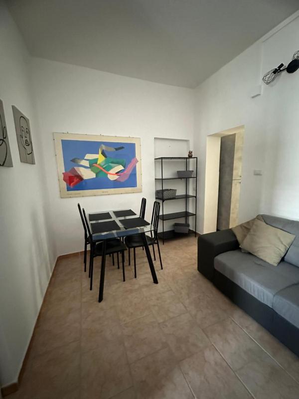 PM 6 a Olmedo - Elegante Appartamento con Vista Giardino
