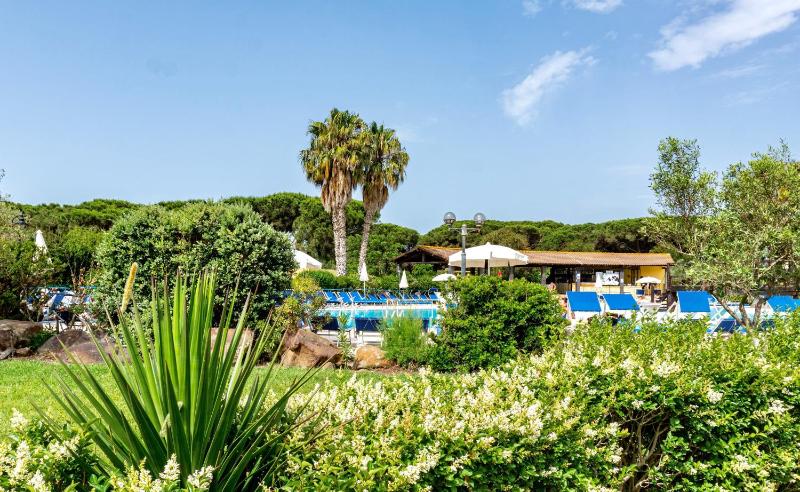 Residence ad Arborea - Esclusivo Appartamento con Piscina