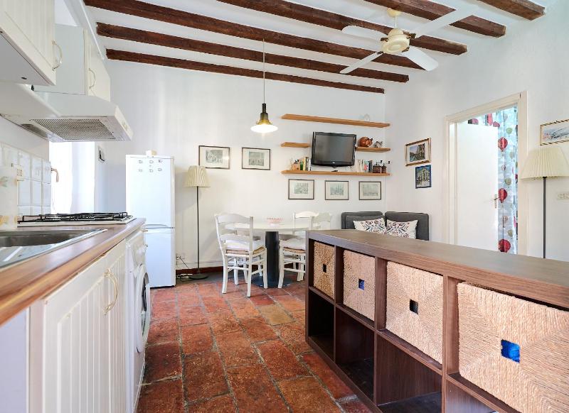 Xenia Apartments - Rustic and cozy apartment in Navigli — комфортный отель в Милане