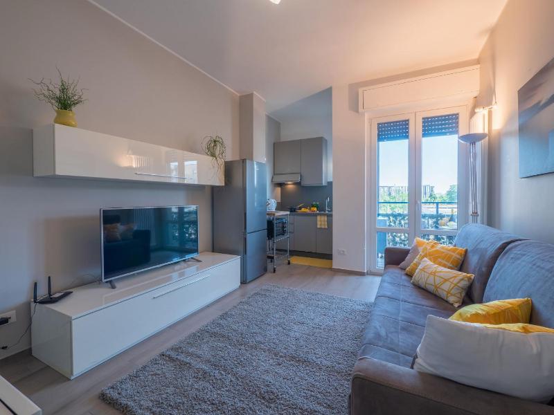 Xenia Apartments - Modern, Quiet and Cozy Apartment — забронировать отель в Милане