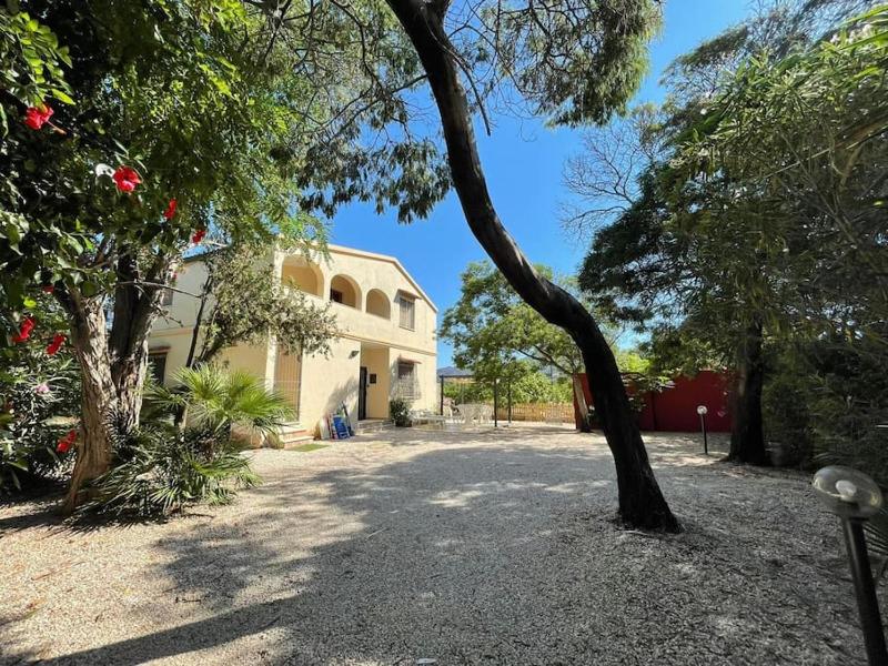 Marine Apt a Chia - Elegante appartamento vicino mare