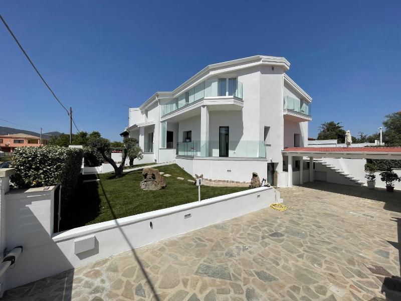 Chic & Charme a Olbia - Lussuose Camere con Piscina