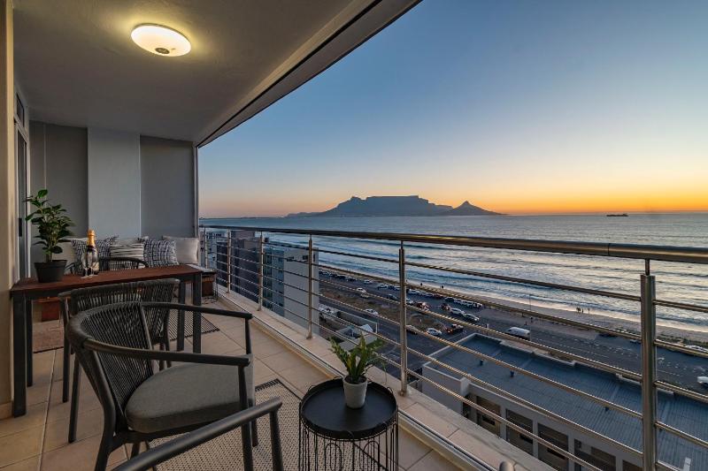 Backup Power, View Of The Ocean & Table Mountain! — отель с удобствами в Кейптауне