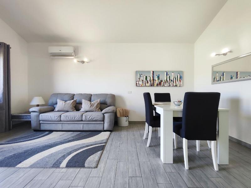 Domus Deiana a Olbia - Spazioso appartamento con vista città