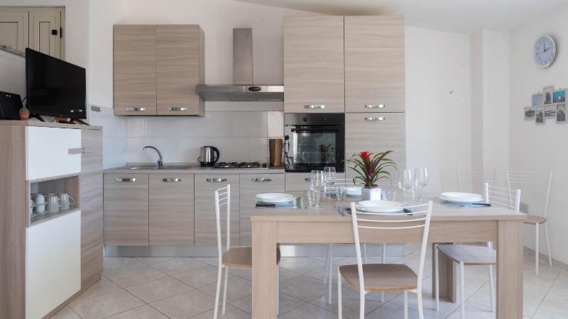 La Casa dello Spritz a La Caletta - Spazioso appartamento vista mare