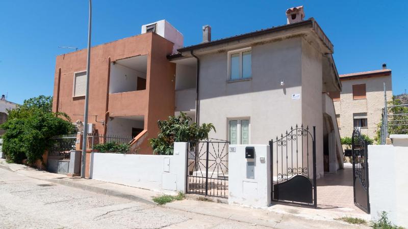 La Casa dello Spritz a La Caletta - Spazioso appartamento vista mare
