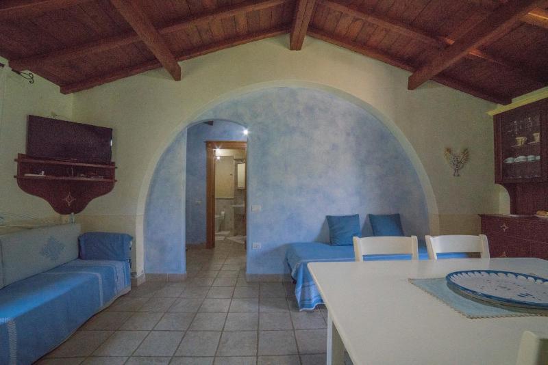 Dimora Lepori a Solanas - Oasi con giardino e biciclette