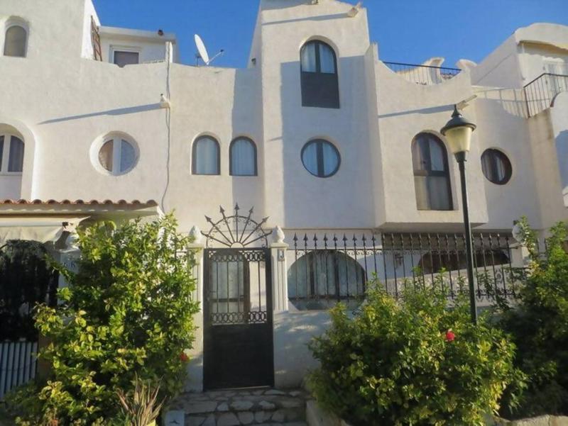 Alkabir townhouse El Campello — забронировать отель в Аликанте