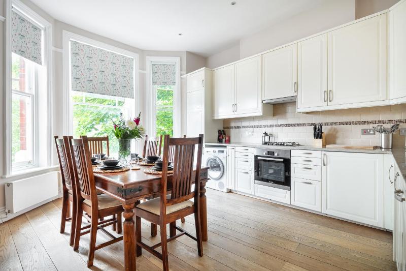 Stylish Hampstead Flat with Character and Charm — отель в Лондоне, Соединенное Королевство