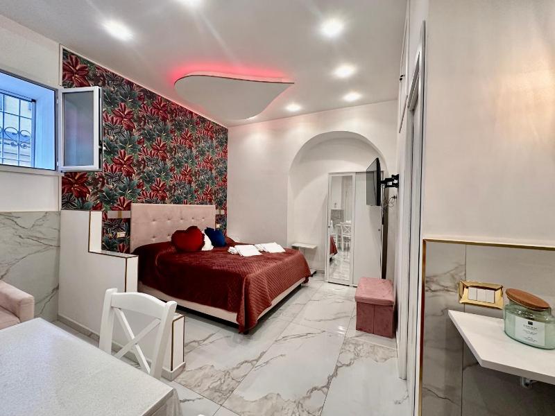 House Santa Fe — отель с удобствами в Неаполе