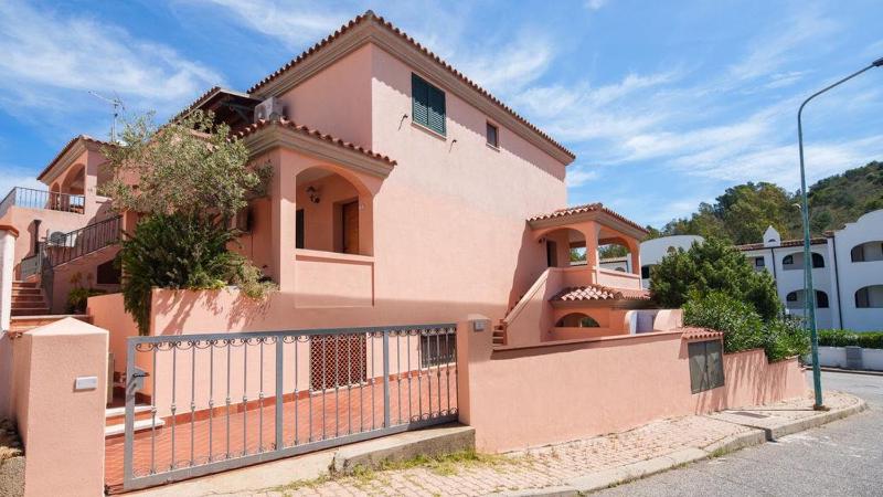 Villa Cala Liberotto - Confortevoli appartamenti sul mare