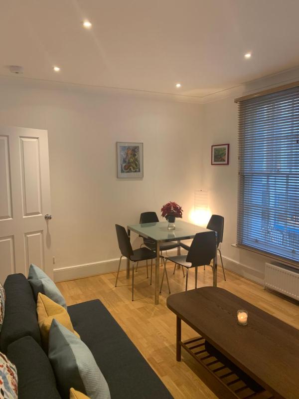 Beautiful one bedroom flat in the heart of Notting Hill Gate — забронировать отель в Лондоне