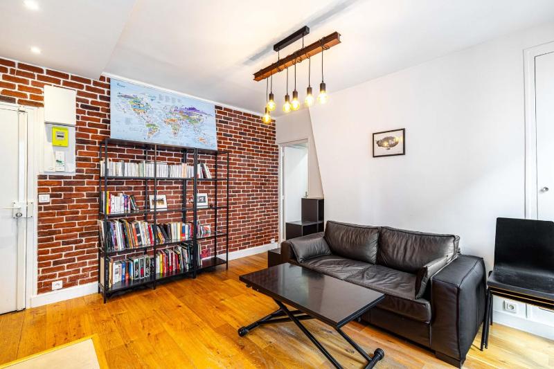 GuestReady - Appartement Charmant dans le 10e Arr. — отель с удобствами в Париже