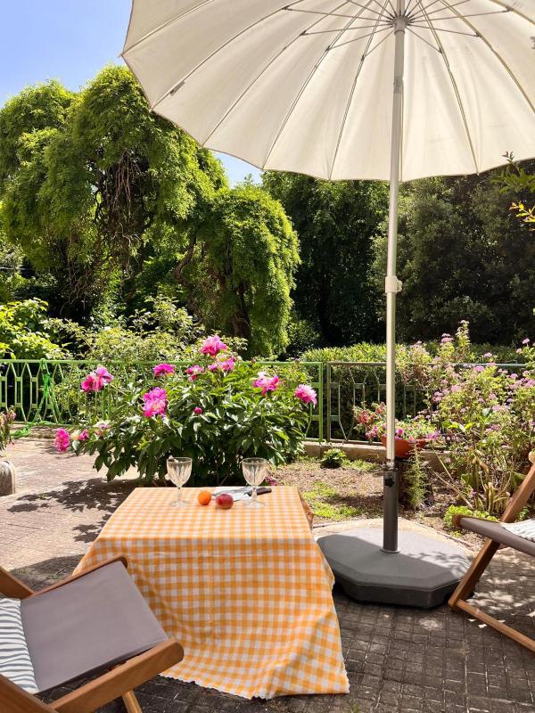 Villa Sveva a Làconi - Elegante guesthouse con giardino