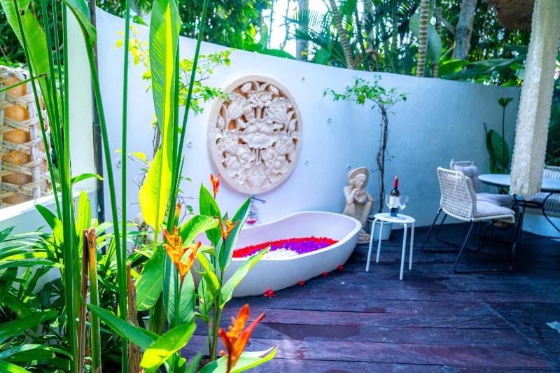 Flower Moon Villa lovely hideaway In Heart of Ubud — отель с удобствами в Убуде