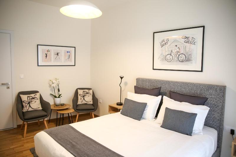 KK Athens Fine Stay-Steps to Metro-Modern & Cozy Apartment — отель с удобным расположением в Афины