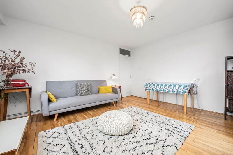 Queens Park Vibrant 1BR Flat with Balcony — отель в Лондоне, Соединенное Королевство