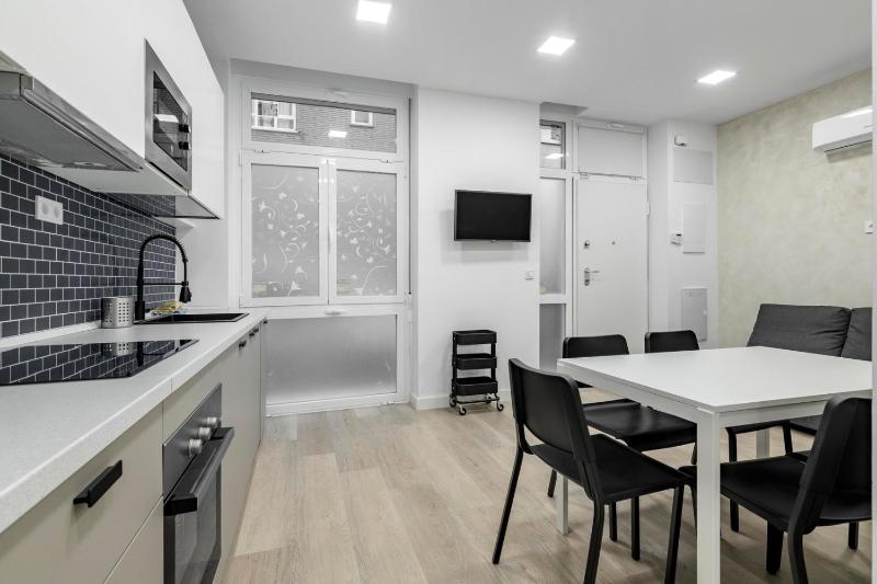 Цены на GuestReady - Ideal Stay in Vibrant Ciudad Lineal в Мадриде