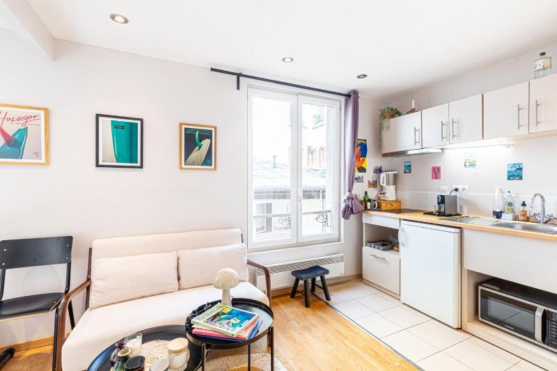 GuestReady - Comfortable Cocoon near le Marais — отель с удобным расположением в Париже