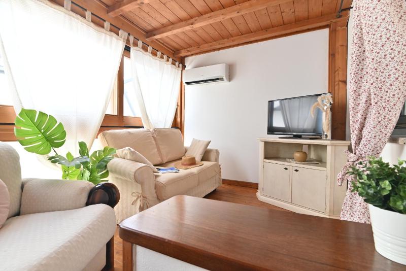 IzzHome Central Terrace a Pula - Spazioso apt con vista