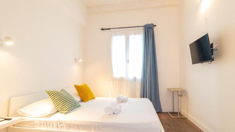 Ceramic Rooms a Oristano - Elegante Guest House con Navetta