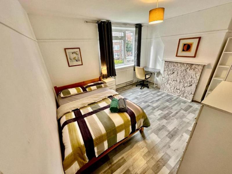 Aldgate East Rooms R2 — отель с удобствами в Лондоне