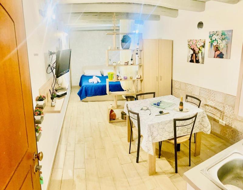 Цены на Massimo teather apartment в Палермо
