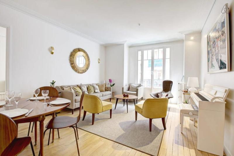 Цены на GuestReady - Bright Flat at Porte d'Auteuil Metro в Париже