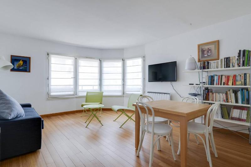 GuestReady - Chic and Luminous Apartment in Bastille — отель с удобным расположением в Париже