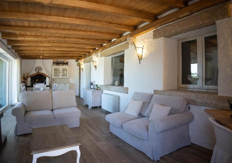 Villa Cristina a San Pantaleo - Lussuosa villa con piscina