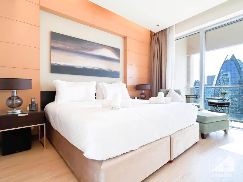 Address Dubai mall Balcony Burj view — комфортный отель в Дубае