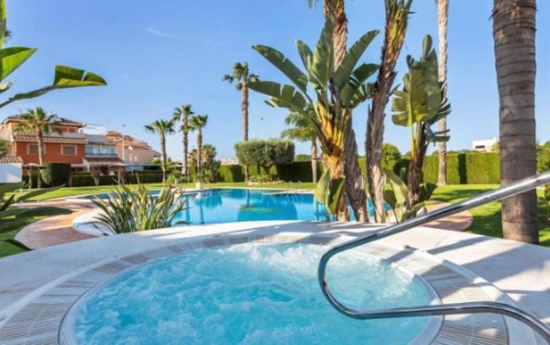 Цены на Perfect Family Holiday Home- Stunning Facilities в Аликанте
